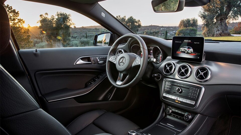 Mercedes-Benz GLA 1.6 vs 2.0 (2017–2020): Маленький "Гелендваген" или городской денди?